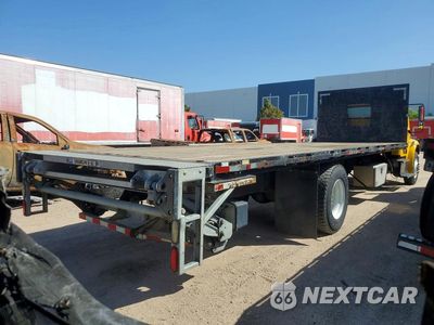Trzecie zdjęcie samochodu z tyłu: 2020 FREIGHTLINER M2 106 MED - FLATBED TRUCK VIN:3ALACWFBXLDLP3957 - miniatura