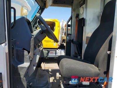 Zdjęcie 7 z 13 samochodu: 2018 ISUZU REACH DELIVERY TRUCK VIN:JALB4T174J7W01459 - miniatura