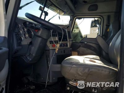 Zdjęcie 7 z 12 samochodu: 2014 MACK CXU613 SEMI TRUCK VIN:1M1AW21Y2EM042642 - miniatura