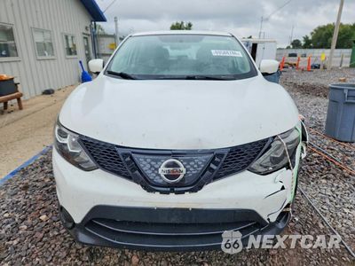 Piąte zdjęcie samochodu w środku: 2018 NISSAN ROGUE SPORT S VIN:JN1BJ1CR5JW258800 - miniatura