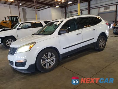 2017 CHEVROLET TRAVERSE LS 1GNKRFED0HJ352831 - główne zdjęcie licytacji z USA - miniatura