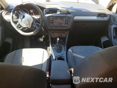 Zdjęcie 8 z 13 samochodu: 2019 VOLKSWAGEN TIGUAN S VIN:3VV1B7AX0KM014694 - miniatura