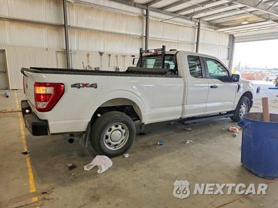 Trzecie zdjęcie samochodu z tyłu: 2023 FORD F150 SUPER CAB VIN:1FTFX1E82PKF34397 - miniatura