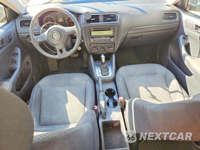 Zdjęcie 8 z 12 samochodu: 2011 VOLKSWAGEN JETTA BASE VIN:3VW2K7AJ8BM362030 - miniatura