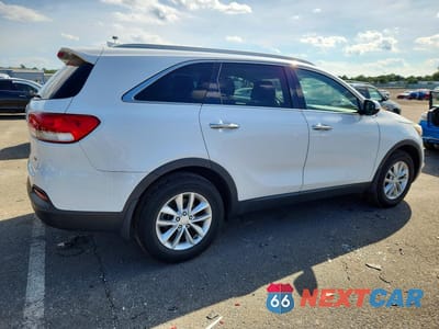 Trzecie zdjęcie samochodu z tyłu: 2016 KIA SORENTO LX VIN:5XYPG4A33GG080201 - miniatura