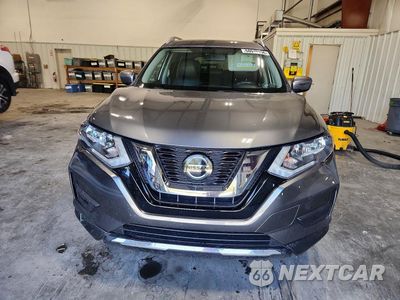 Piąte zdjęcie samochodu w środku: 2018 NISSAN ROGUE SV VIN:KNMAT2MT7JP562577 - miniatura
