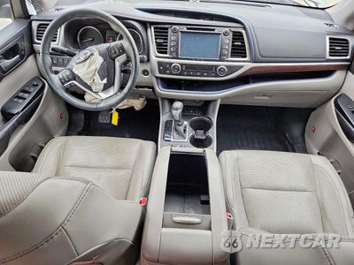 Zdjęcie 8 z 13 samochodu: 2016 TOYOTA HIGHLANDER LIMITED VIN:5TDDKRFH6GS319214 - miniatura