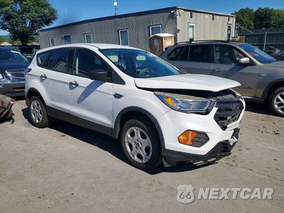 Czwarte zdjęcie samochodu z boku: 2017 FORD ESCAPE S VIN:1FMCU0F74HUE29390 - miniatura