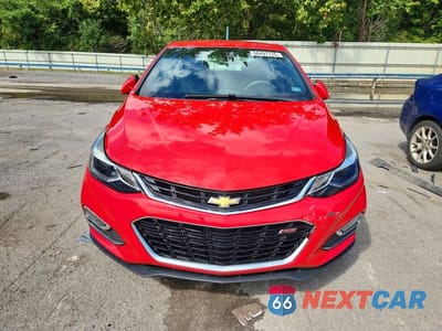 Piąte zdjęcie samochodu w środku: 2018 CHEVROLET CRUZE LT VIN:3G1BE6SM6JS651536 - miniatura