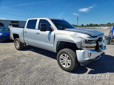 Czwarte zdjęcie samochodu z boku: 2017 CHEVROLET SILVERADO K1500 LT VIN:3GCUKREC9HG316264 - miniatura