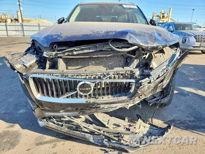 Piąte zdjęcie samochodu w środku: 2022 VOLVO XC90 T6 MOMENTUM VIN:YV4A22PK4N1788426 - miniatura