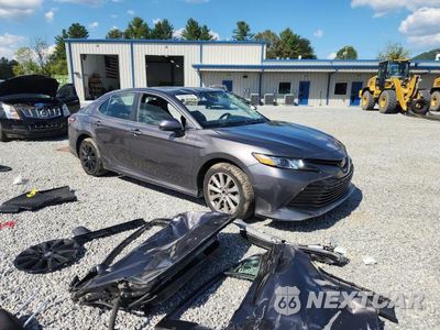Czwarte zdjęcie samochodu z boku: 2020 TOYOTA CAMRY LE VIN:4T1C11AK5LU356128 - miniatura