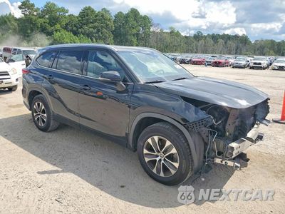 Czwarte zdjęcie samochodu z boku: 2021 TOYOTA HIGHLANDER XLE VIN:5TDGZRAH3MS516563 - miniatura