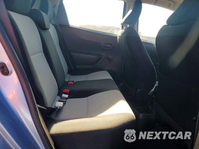 Zdjęcie 10 z 12 samochodu: 2013 TOYOTA YARIS 5-DOOR L VIN:JTDKTUD35DD548246 - miniatura
