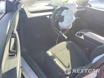 Zdjęcie 8 z 12 samochodu: 2026 TESLA MODEL Y VIN:7SAYGDED4TA620132 - miniatura