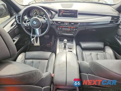Zdjęcie 8 z 13 samochodu: 2015 BMW X5 XDRIVE50I VIN:5UXKR6C57F0J76043 - miniatura