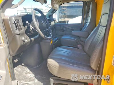 Zdjęcie 7 z 12 samochodu: 2021 GMC SAVANA BOX TRUCK VIN:7GZ37TC77MN004206 - miniatura