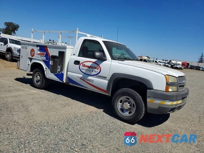 Czwarte zdjęcie samochodu z boku: 2004 CHEVROLET SILVERADO C2500 VIN:1GBGC24U54E367732 - miniatura