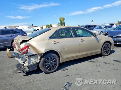 Trzecie zdjęcie samochodu z tyłu: 2011 TOYOTA CAMRY LE VIN:4T1BF3EK2BU746623 - miniatura