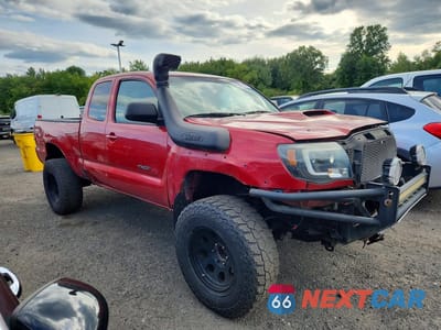 Czwarte zdjęcie samochodu z boku: 2010 TOYOTA TACOMA V6 VIN:5TEUU4EN4AZ672212 - miniatura