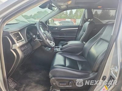 Zdjęcie 7 z 12 samochodu: 2019 TOYOTA HIGHLANDER XLE VIN:5TDJZRFH2KS625513 - miniatura