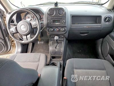 Zdjęcie 8 z 13 samochodu: 2011 JEEP PATRIOT VIN:1J4NF1GB9BD276247 - miniatura