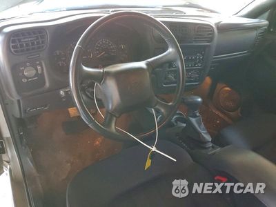 Zdjęcie 8 z 12 samochodu: 2003 CHEVROLET BLAZER VIN:1GNCS18X03K174648 - miniatura