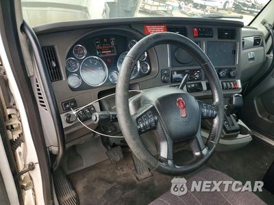 Zdjęcie 8 z 13 samochodu: 2017 KENWORTH T680 SEMI TRUCK VIN:1XKYA48X2HJ160321 - miniatura