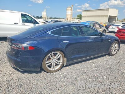 Trzecie zdjęcie samochodu z tyłu: 2013 TESLA MODEL S P85 VIN:5YJSA1CN2DFP04534 - miniatura
