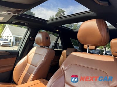 Zdjęcie 9 z 10 samochodu: 2016 MERCEDES-BENZ GLE 400 4MATIC VIN:4JGDA5GB8GA736526 - miniatura