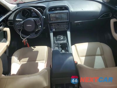 Zdjęcie 8 z 12 samochodu: 2020 JAGUAR F-PACE PREMIUM VIN:SADCJ2FX0LA627701 - miniatura