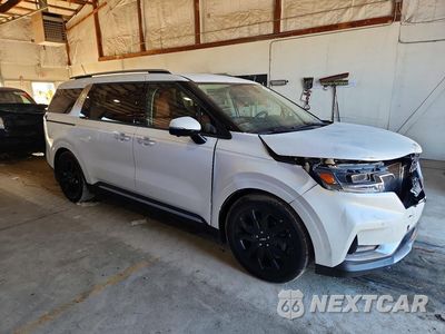 Czwarte zdjęcie samochodu z boku: 2023 KIA CARNIVAL SX VIN:KNDNE5H3XP6222829 - miniatura