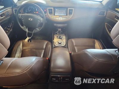 Zdjęcie 8 z 12 samochodu: 2012 HYUNDAI GENESIS 4.6L VIN:KMHGC4DF1CU208375 - miniatura