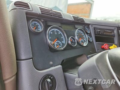 Zdjęcie 9 z 13 samochodu: 2017 FREIGHTLINER CASCADIA 125 SEMI TRUCK VIN:1FUGGLDR4HLHE5923 - miniatura