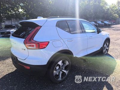 Czwarte zdjęcie samochodu z boku: 2026 VOLVO XC40 PLUS VIN:YV4L12UC7T2820415 - miniatura