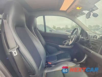 Zdjęcie 10 z 12 samochodu: 2008 SMART FORTWO PURE VIN:WMEEJ31XX8K142664 - miniatura