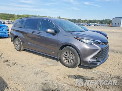 Czwarte zdjęcie samochodu z boku: 2021 TOYOTA SIENNA XLE VIN:5TDYRKEC2MS068164 - miniatura