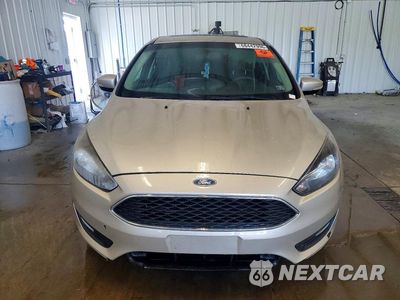 Piąte zdjęcie samochodu w środku: 2017 FORD FOCUS SEL VIN:1FADP3M23HL228729 - miniatura