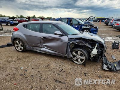 Czwarte zdjęcie samochodu z boku: 2015 HYUNDAI VELOSTER BASE VIN:KMHTC6ADXFU226391 - miniatura