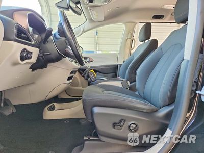 Zdjęcie 7 z 13 samochodu: 2019 CHRYSLER PACIFICA TOURING PLUS VIN:2C4RC1FG9KR657980 - miniatura