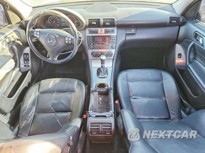 Zdjęcie 8 z 13 samochodu: 2005 MERCEDES-BENZ C 230K SPORT SEDAN VIN:WDBRF40J85F716864 - miniatura