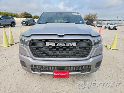 Piąte zdjęcie samochodu w środku: 2026 RAM 1500 BIG HORN/LONE STAR VIN:1C6SRFFT6TN229686 - miniatura
