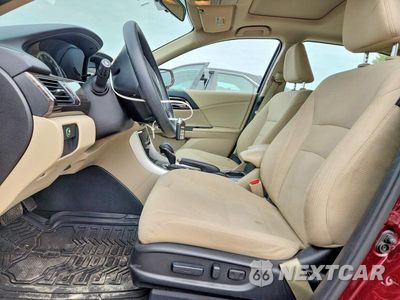 Zdjęcie 7 z 12 samochodu: 2016 HONDA ACCORD EX VIN:1HGCR2F73GA228096 - miniatura