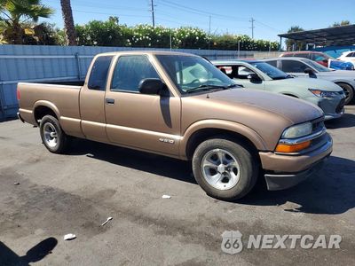 Czwarte zdjęcie samochodu z boku: 2003 CHEVROLET S TRUCK S10 VIN:1GCCS19X738115150 - miniatura