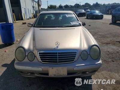 Piąte zdjęcie samochodu w środku: 2002 MERCEDES-BENZ E 320 VIN:WDBJF65J72B500492 - miniatura