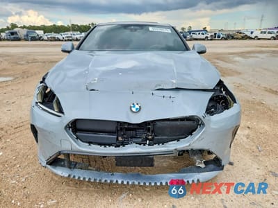 Piąte zdjęcie samochodu w środku: 2025 BMW 228XI VIN:WBA23GG03S7S20481 - miniatura