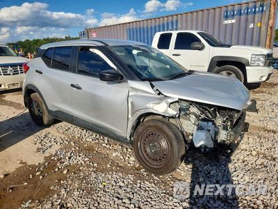 Czwarte zdjęcie samochodu z boku: 2020 NISSAN KICKS S VIN:3N1CP5BV8LL572197 - miniatura