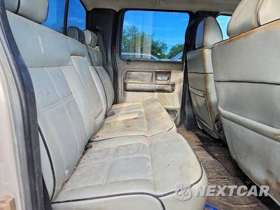 Zdjęcie 10 z 12 samochodu: 2006 LINCOLN MARK LT VIN:5LTPW185X6FJ19485 - miniatura