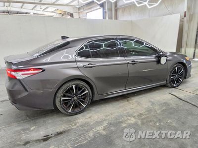 Trzecie zdjęcie samochodu z tyłu: 2020 TOYOTA CAMRY XSE VIN:4T1K61AK9LU362835 - miniatura