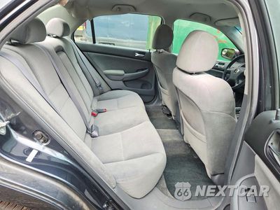 Zdjęcie 10 z 12 samochodu: 2005 HONDA ACCORD LX VIN:1HGCM56435A134402 - miniatura